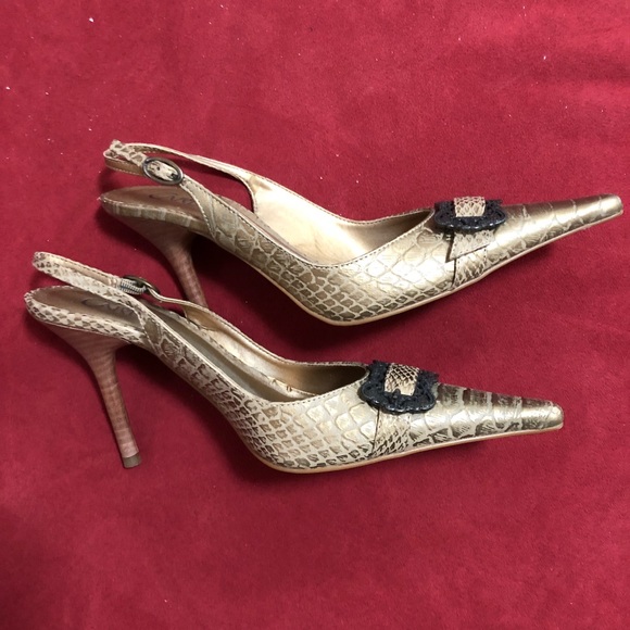 CARLOS Genuine Leather Croc Print Heels - Picture 6 of 15